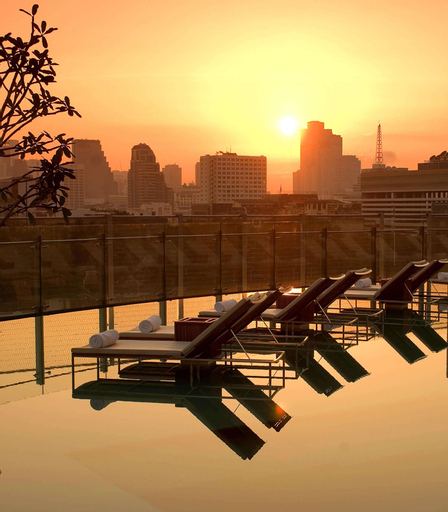 Millennium Hilton Bangkok, Khlong San