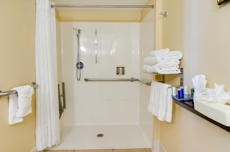 Bathroom 5, Buena Park Grand Hotel and Suites, Orange