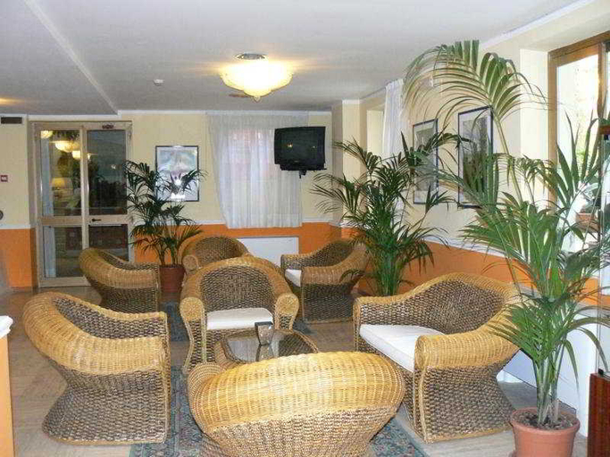 Public Area 2, Hotel San Pietro Beach - Letojanni, Messina