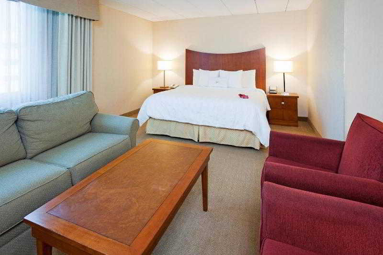 Bedroom 4, Renaissance Minneapolis Bloomington Hotel, Hennepin