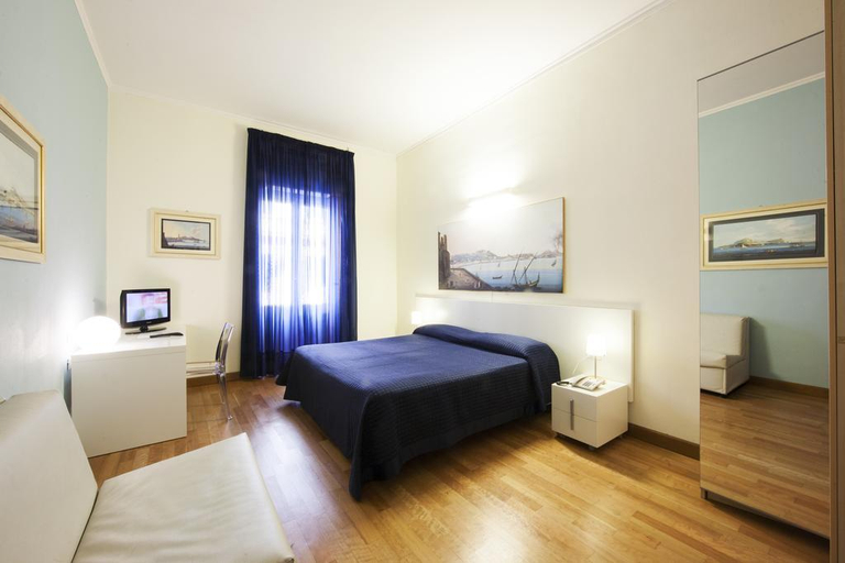 Bedroom 4, Rex, Napoli