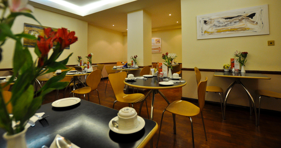 Food & Drinks 5, Brunel Hotel, London