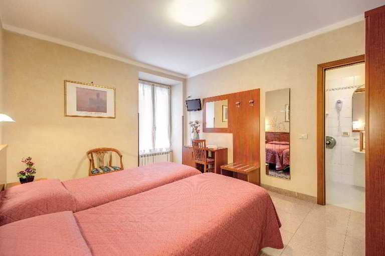 Bedroom 3, Milo, Roma