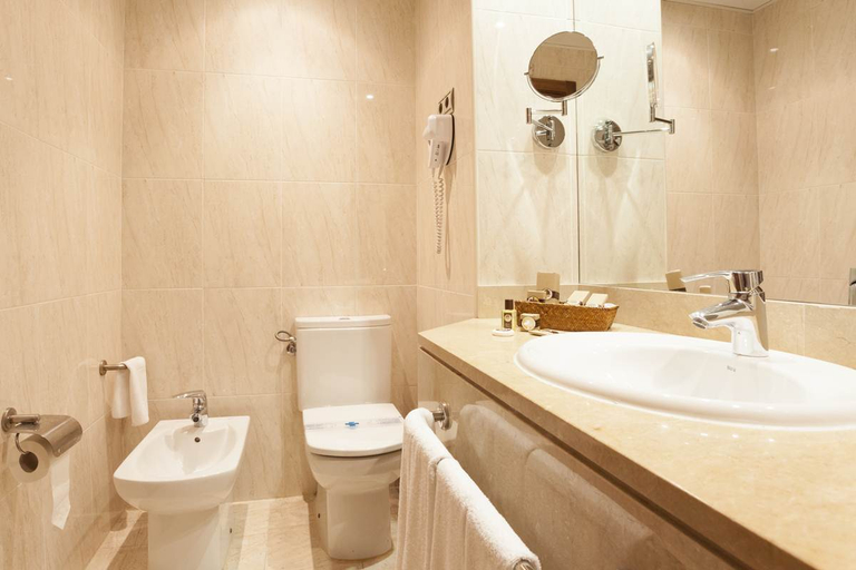 Bathroom, FC Villalba, Madrid