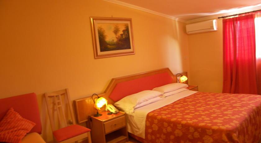 Bedroom 3, Villa Fiorita, Napoli