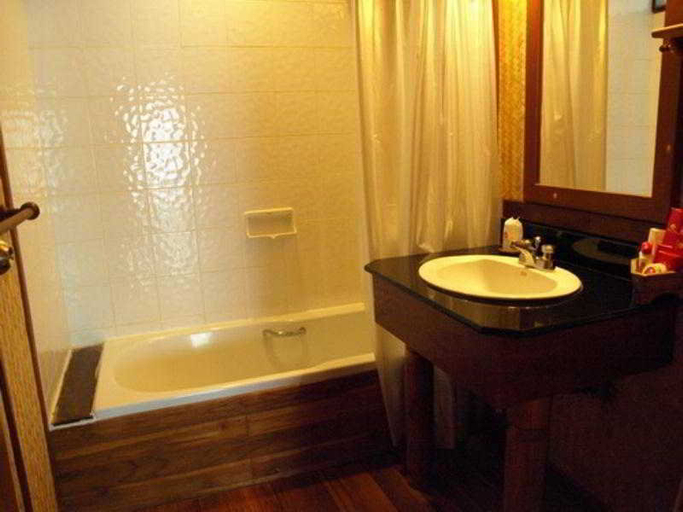 Bathroom 5, Sunset Village Beach Resort, Sattahip