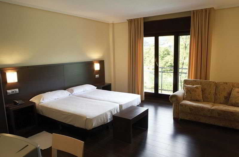 Bedroom 5, Euba, Vizcaya