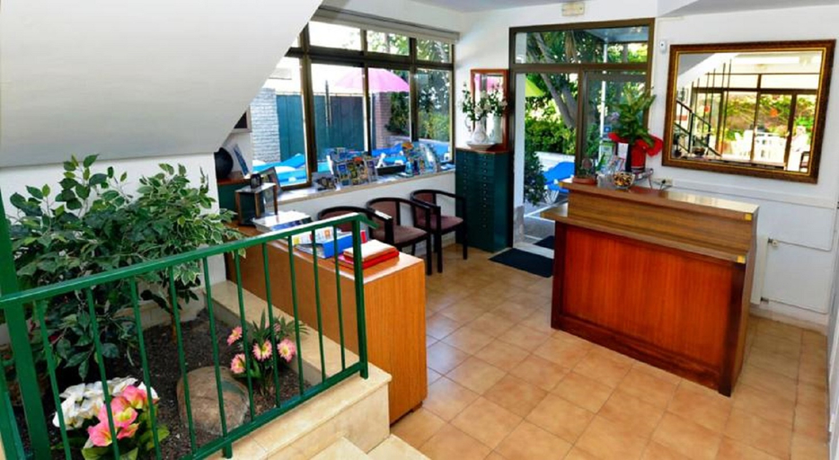 Public Area 2, Hostal Magnolia, Girona