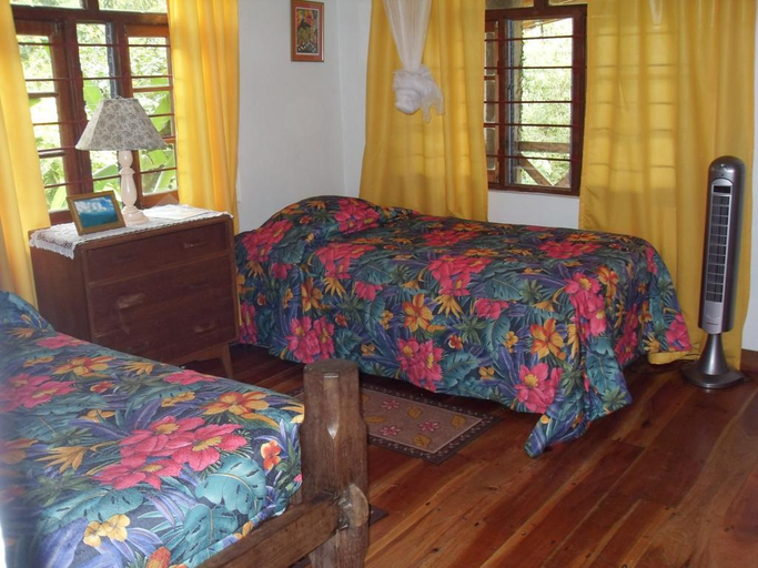 Bedroom 5, Forres Park