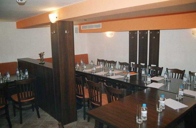 Food & Drinks 5, Hotel Diter, Stolichna