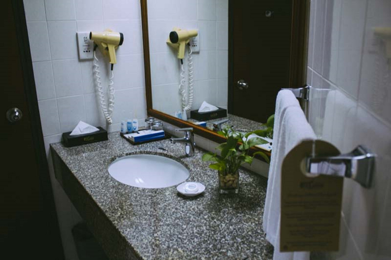 Bathroom 22