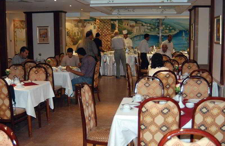 Food & Drinks 3, Emilio Luxor, Luxor
