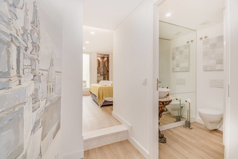 Bathroom 3, Charming Apartment in Alfama, Lisbon