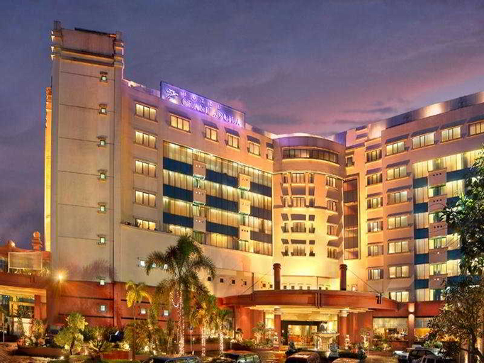 Grand Aquila, Bandung