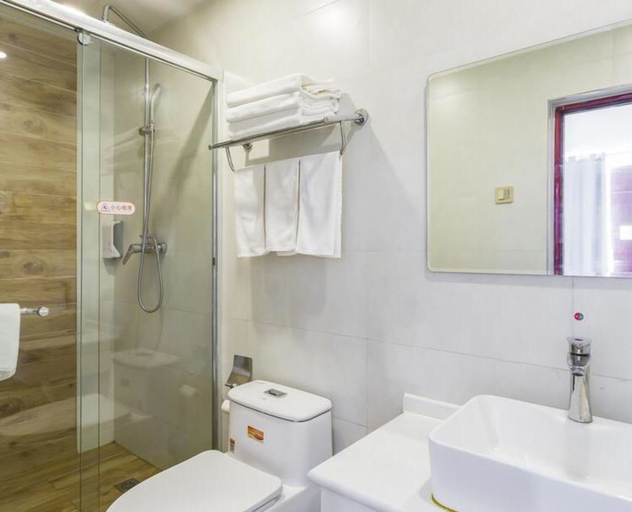 Bathroom 4, Floral Hotel The Heroes Farmyard Beijing, Beijing