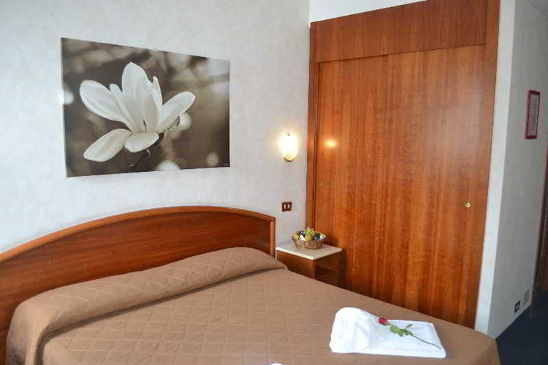 Bedroom 5, Princess, Rome