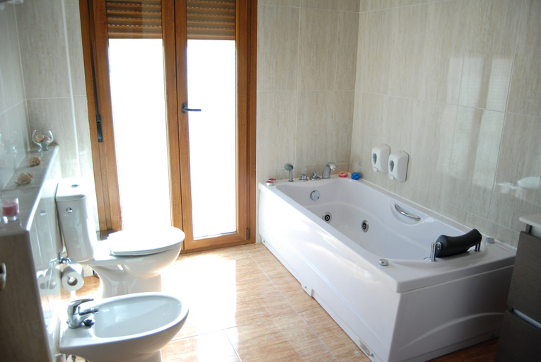 Bathroom 4, Pinomar, Cádiz
