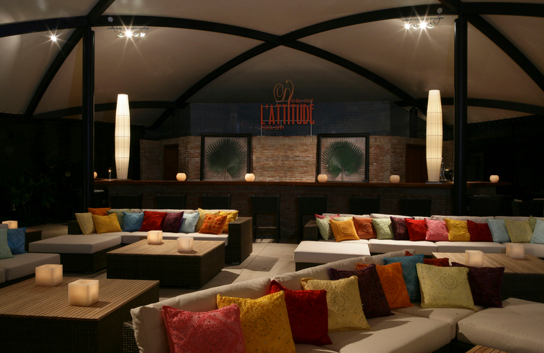 Public Area 4, Senator Banus, Málaga