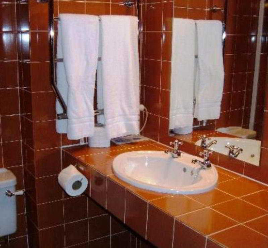 Bathroom 5, Knipoch House Hotel, Argyll and Bute