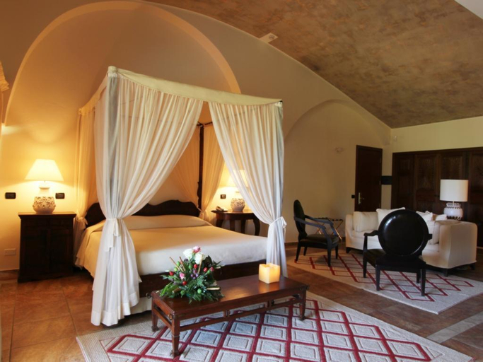 Bedroom 4, Costa Dei Fiori, Cagliari