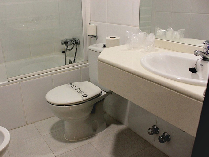 Bathroom 4, Sercotel Las Estrellas, Madrid