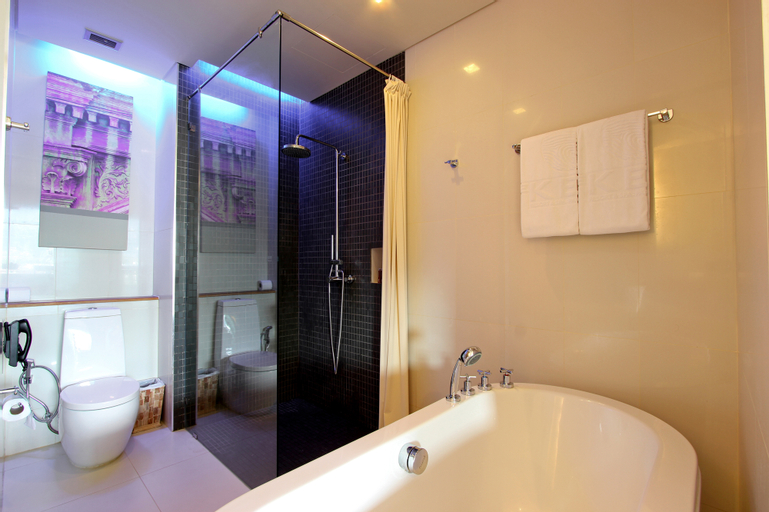 Bathroom 30