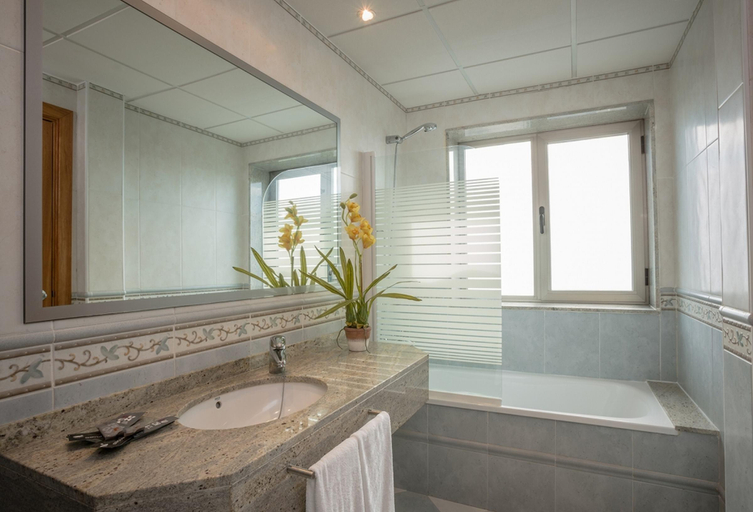 Bathroom 4, Rull, Tarragona
