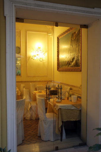 Bathroom 4, Flavia, Rome