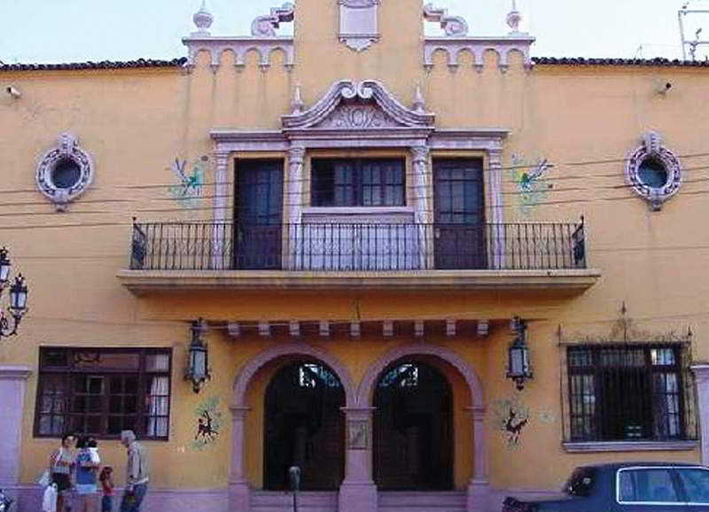 Exterior & Views