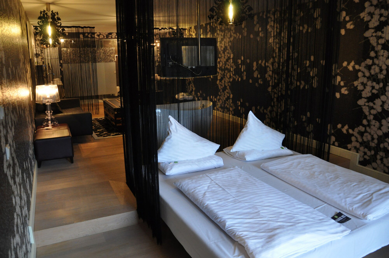 Bedroom 16