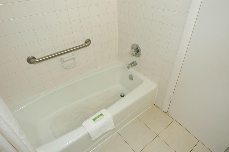 Bathroom 5, Magnuson Hotel Convention Center, Virginia Beach
