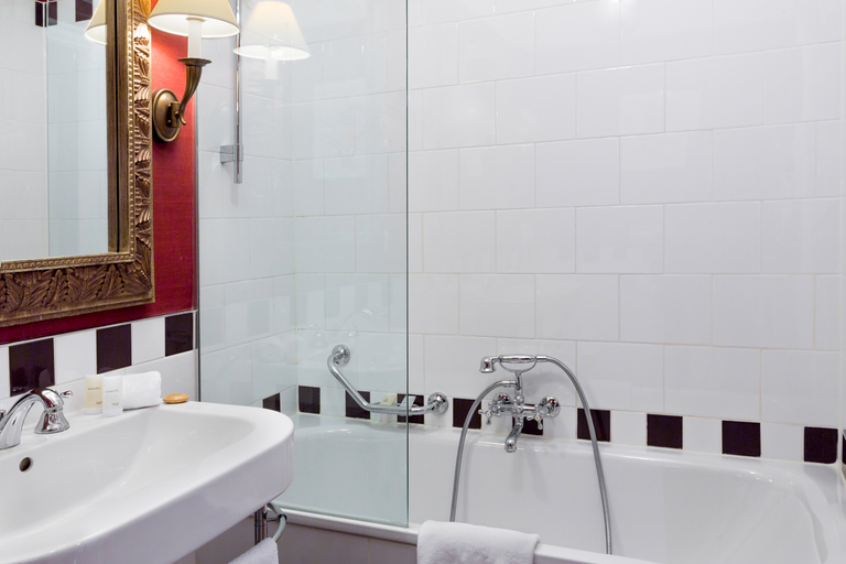 Bathroom 5, Kipling Manotel, Genève