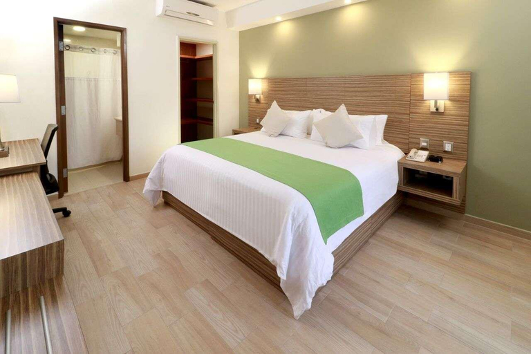 Bedroom 2, Wyndham Garden Monterrey Valle real, Monterrey