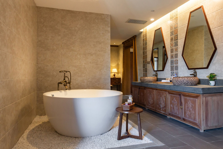 Bathroom 4, Lijiang Passing-Cloud Resort, Lijiang