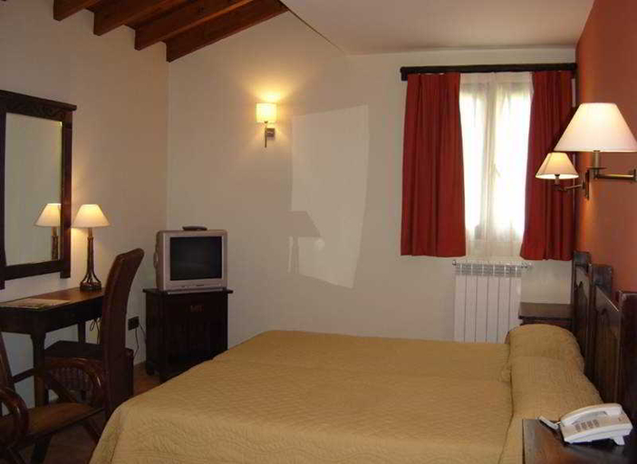 Bedroom 3, Hotel Rural Casa de Campo, Asturias