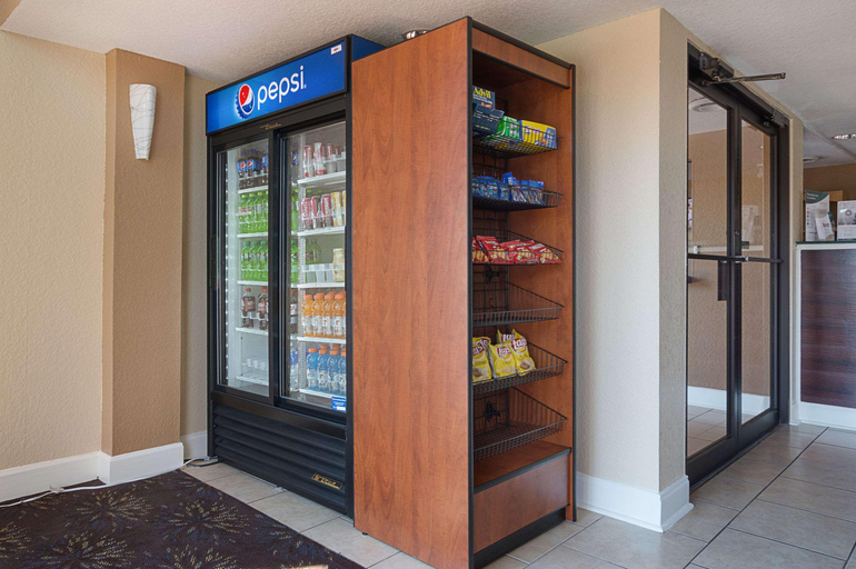 Public Area 2, Quality Inn Commerce at I-85, Banks