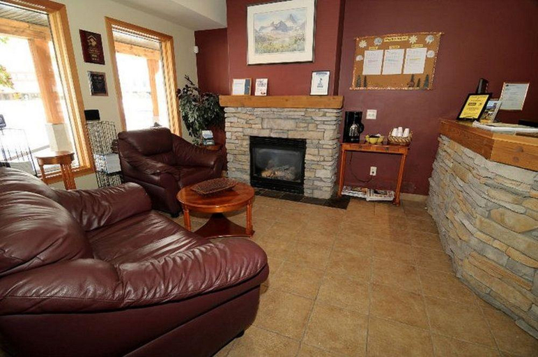 Public Area 2, Canadian Rockies Chalets by Trilink, Division No. 15