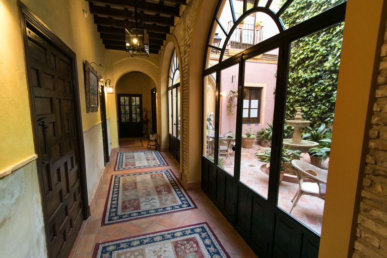 Public Area 2, El Rincon De Las Descalzas, Sevilla