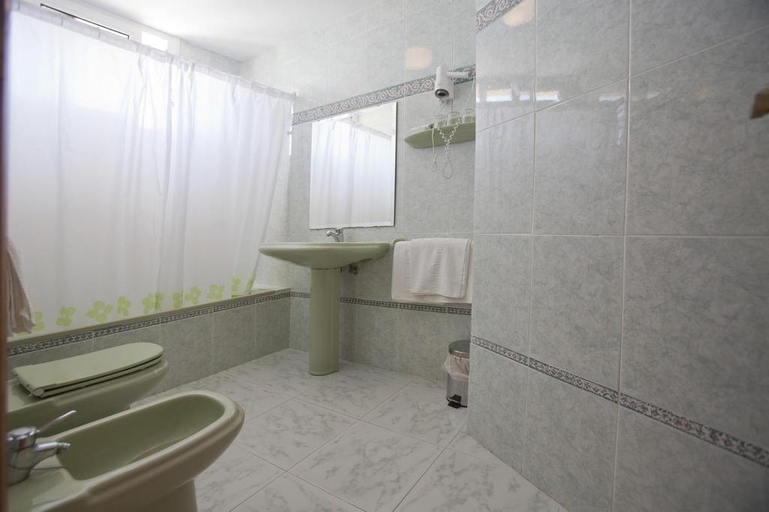 Bathroom 4, Cabo de Mar, Castellón