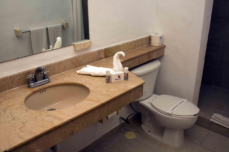 Bathroom 4, Sotavento Hotel & Yacht Club Cancun, Benito Juárez