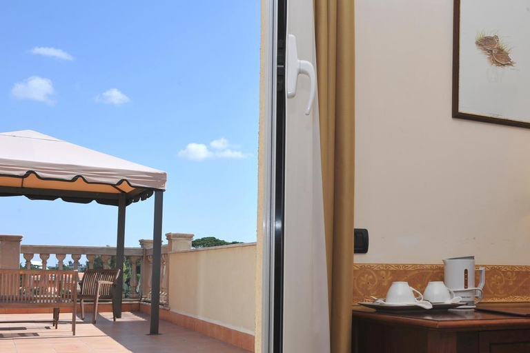 Exterior & Views 2, Aurelius, Rome