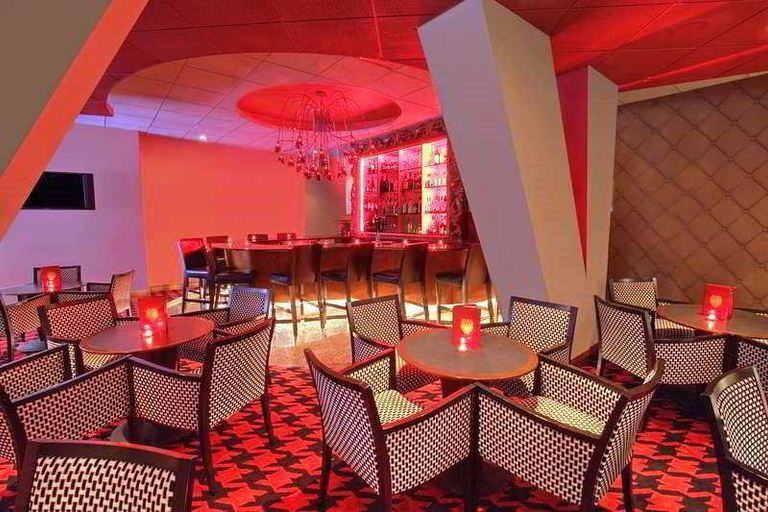Food & Drinks 5, Pennyweight Hotel Boston, Curio Collection, Boston