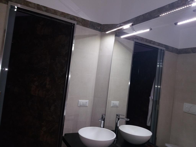 Bathroom 4, Hotel Airone Napoli, Napoli