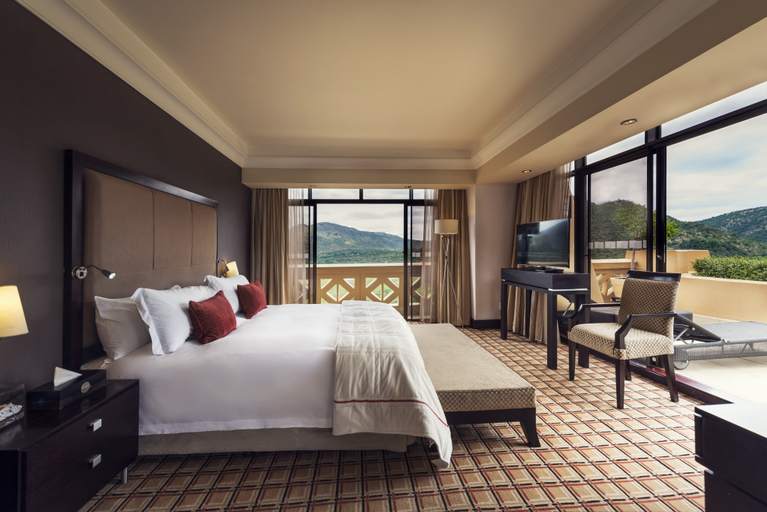 Bedroom 3, Sun City Hotel, Bojanala