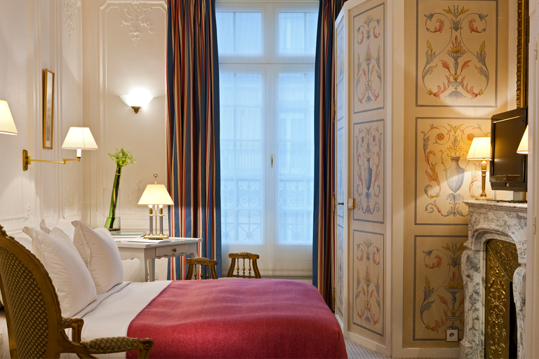 Bedroom 3, Grand Powers, Paris