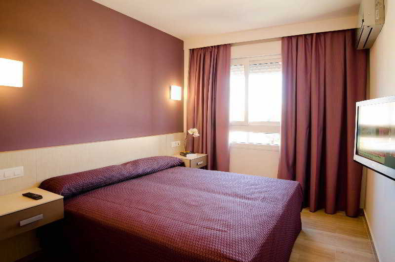 Bedroom 3, Leo Canela, Huelva
