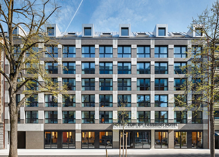 Exterior & Views 23