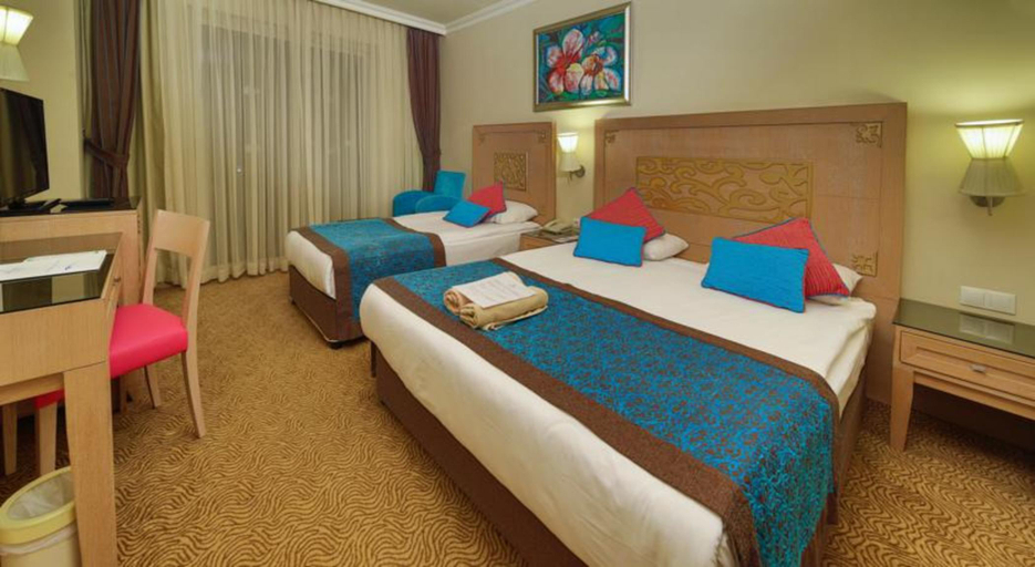 Bedroom 3, Crystal De Luxe Comfort Collection, Kemer