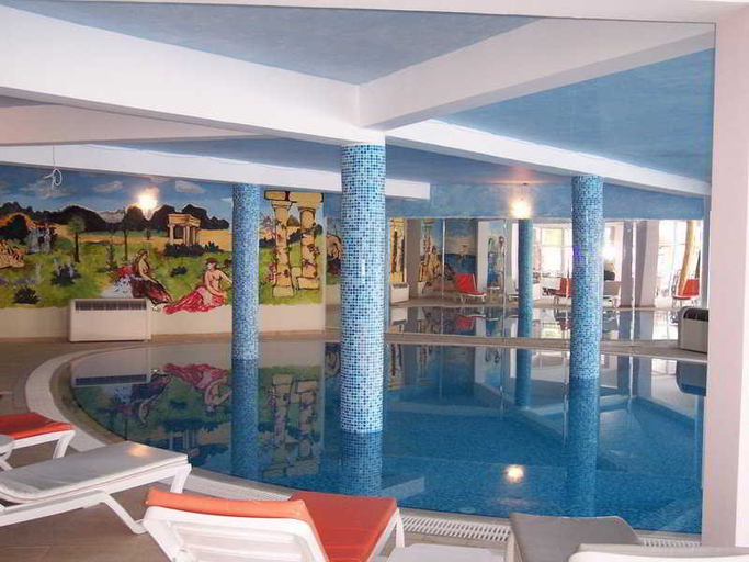 Others 3, LA Hotel & Resort