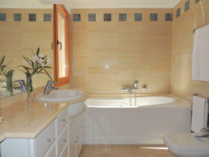 Bathroom 4, Apartamentos Cala Figuera, Baleares